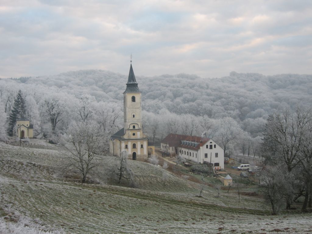 http://www.manastir-lepavina.org/crkva_velika_zima.jpg